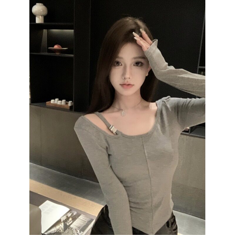 设计感小众露肩长袖T恤女秋冬新款修身显瘦短款内搭打底衫上衣韩