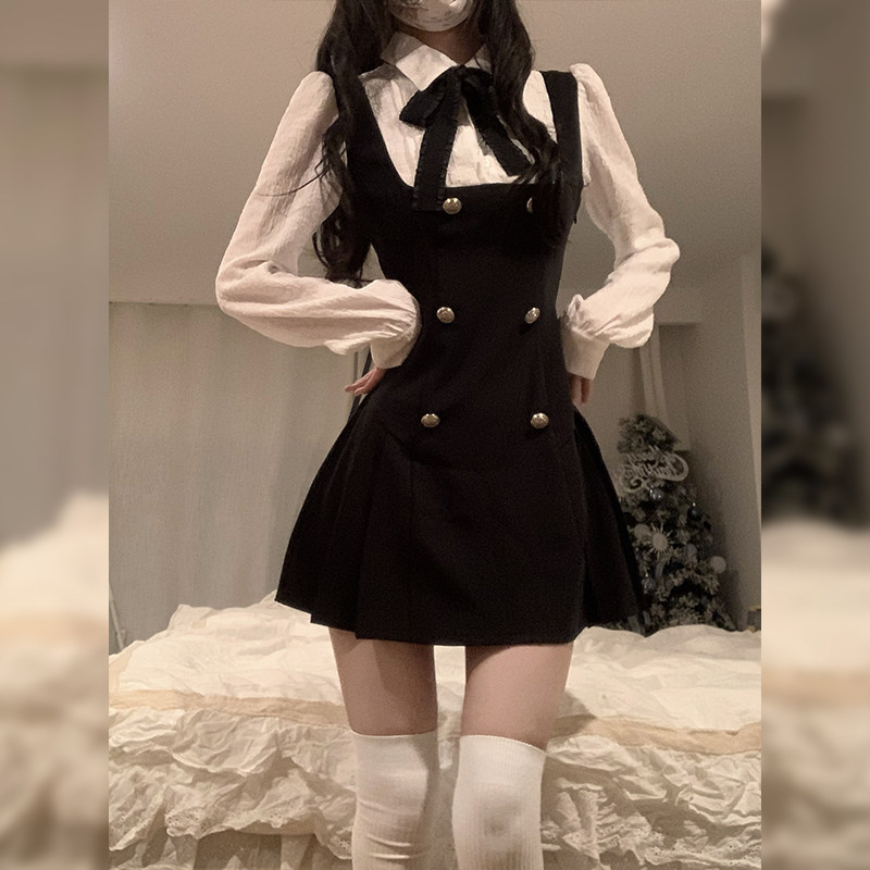 2026新款背带短裙法式富家千金学院风假两件套装连衣裙女秋冬内搭