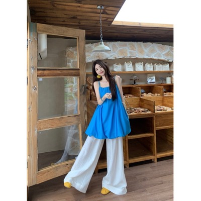 海边度假蓝色吊带背心夏季设计感2025新款慵懒褶皱宽松无袖上衣