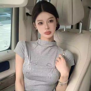 韩系正肩银色蝴蝶结印花圆领短袖上衣女夏季新款设计感小众T恤ins