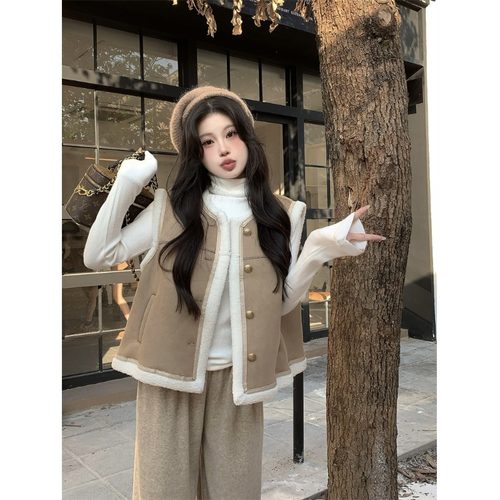 米杏色羊羔绒马甲女外搭秋冬新款韩版时尚百搭羊羔毛马夹背心外套