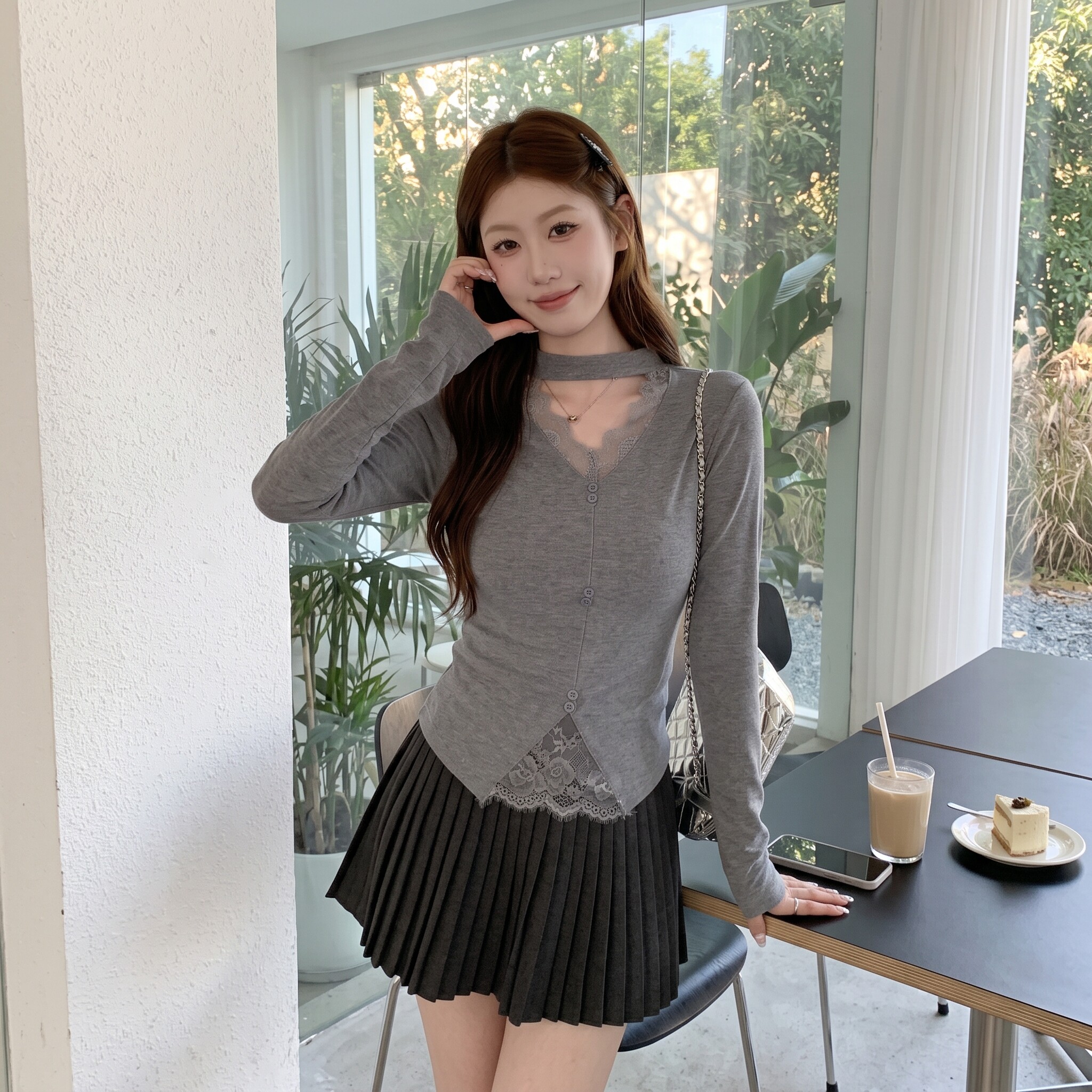 蕾丝拼接纽扣德绒保暖长袖T恤女
