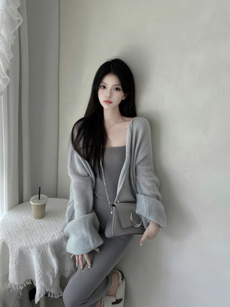 韩版减龄时尚长袖针织毛衣披肩女秋季套装辣妹风吊带连衣裙两件套