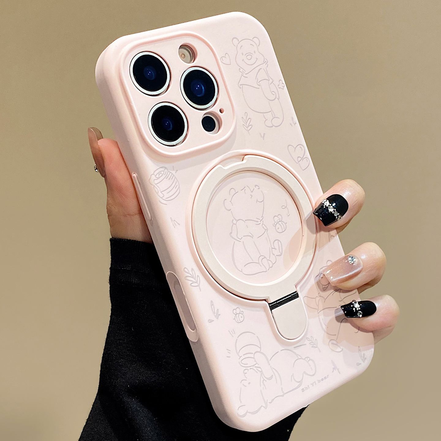 软糯液态硅胶维尼熊磁吸支架适用于苹果16pro手机壳iphone15保护套14情侣13新款15promax可爱卡通max手机套官