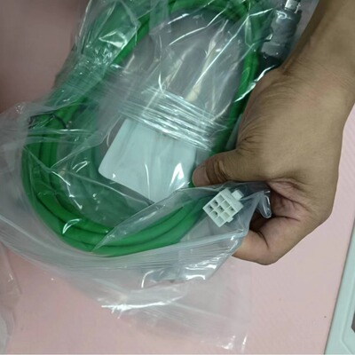 日本Panasonic松下 MFECA0040EAD-H  A6小功率拖链编码线4米