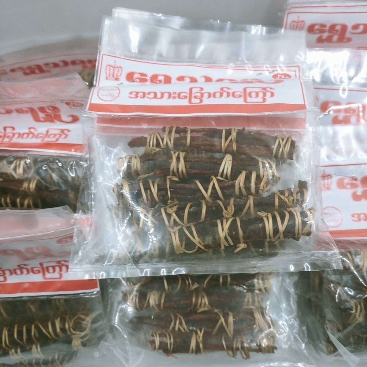 缅甸特产瑞丽代购香草干巴老牌子牛肉干手撕羊肉缅甸香草干巴