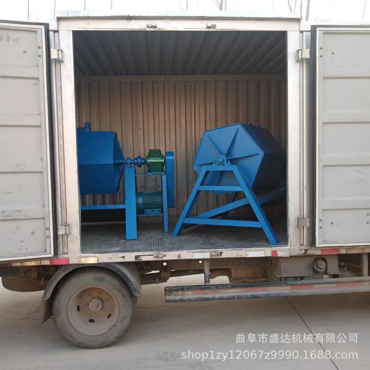 河北木制品去毛刺研磨机供应火烧铁除锈批量处理除锈机抛光机图片