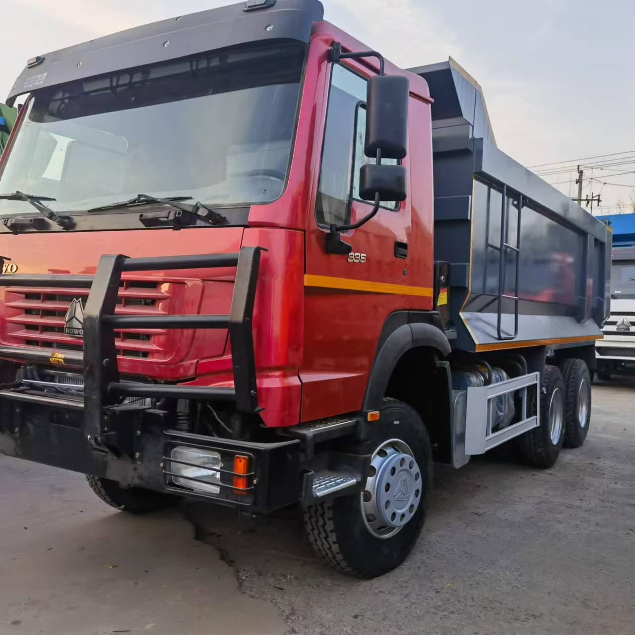 豪沃6X4自卸车重汽371马力大泵直喷发动机U型车斗可改右舵