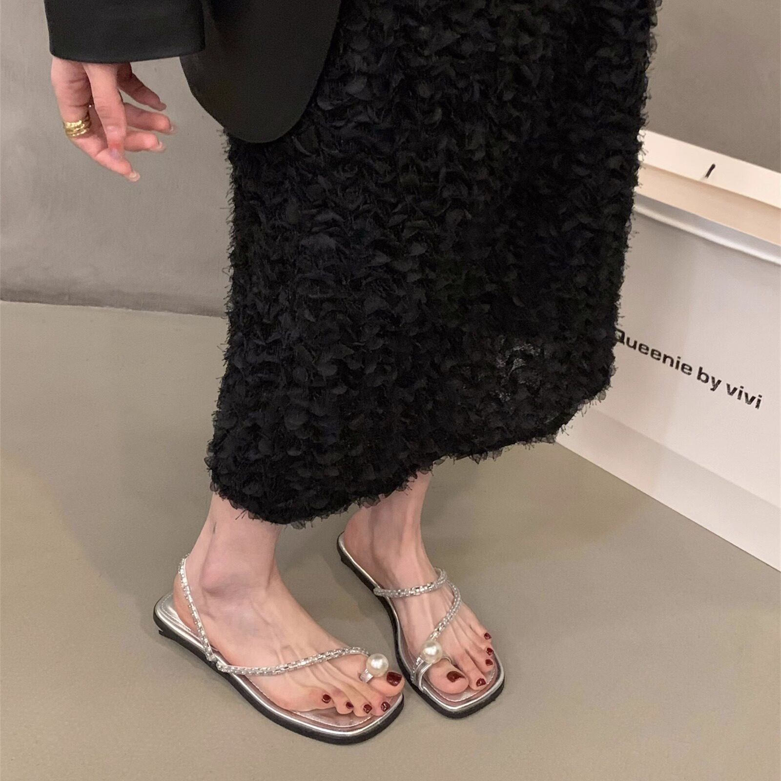 水钻套装凉拖鞋女2026年夏季新款法式仙女风珍珠银色低跟沙滩凉鞋