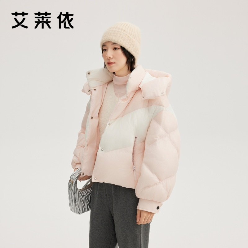 艾莱依新款羽绒服女撞色拼接泡芙感保暖短款休闲运动连帽减龄外套