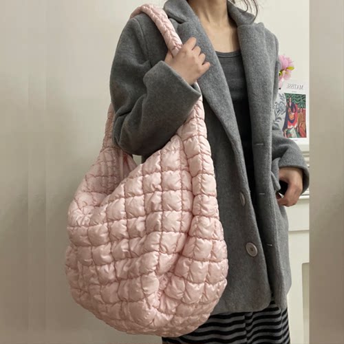 2026新款云朵包小众大容量饺子包斜挎包包羽绒包大包托特包女