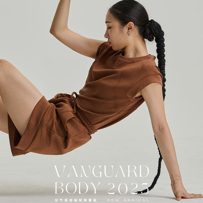 空气层弹力圆领收腰短袖T恤