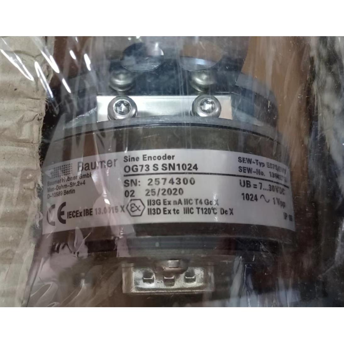 BAUMER堡盟编码器AMG81 P29Z0/11236194原装现货 一件