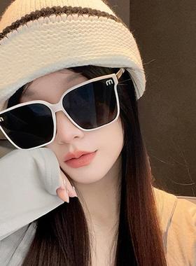 2025新款太阳眼镜女款适合方圆脸显脸小抗UV白色框太阳眼镜海边