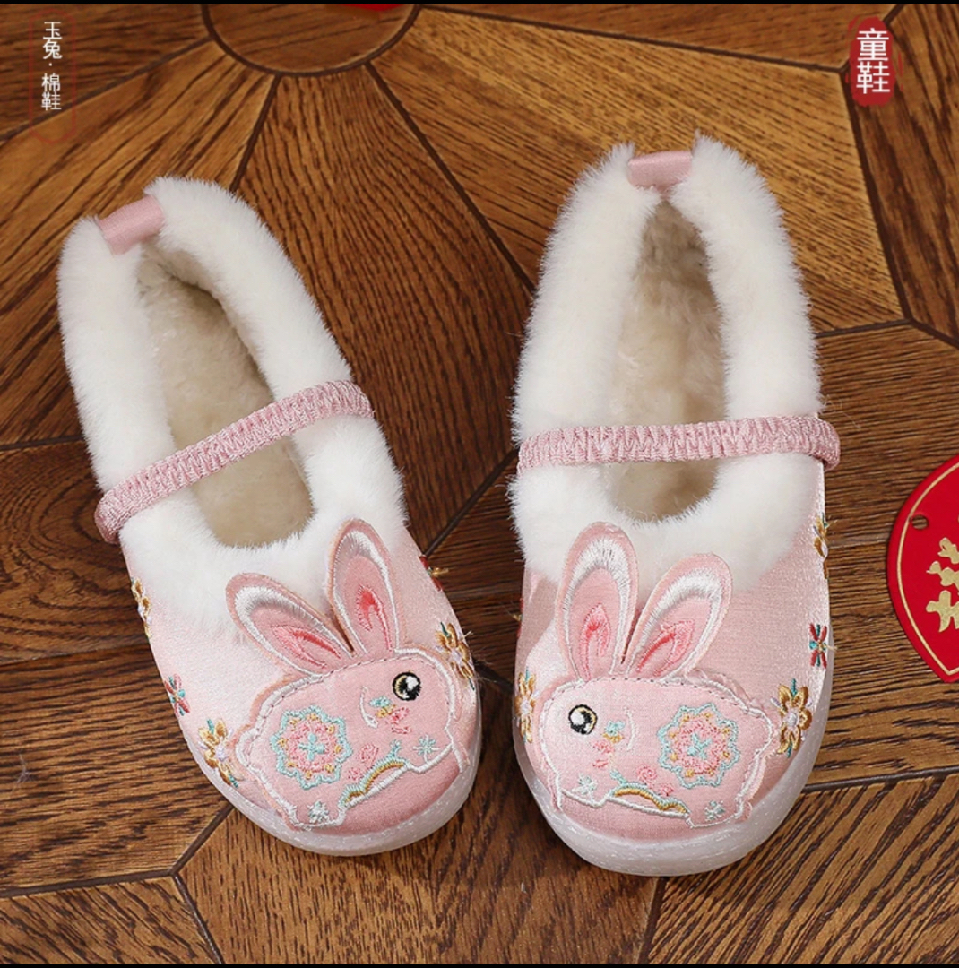 加绒汉服鞋儿童绣花鞋萌兔刺绣冬