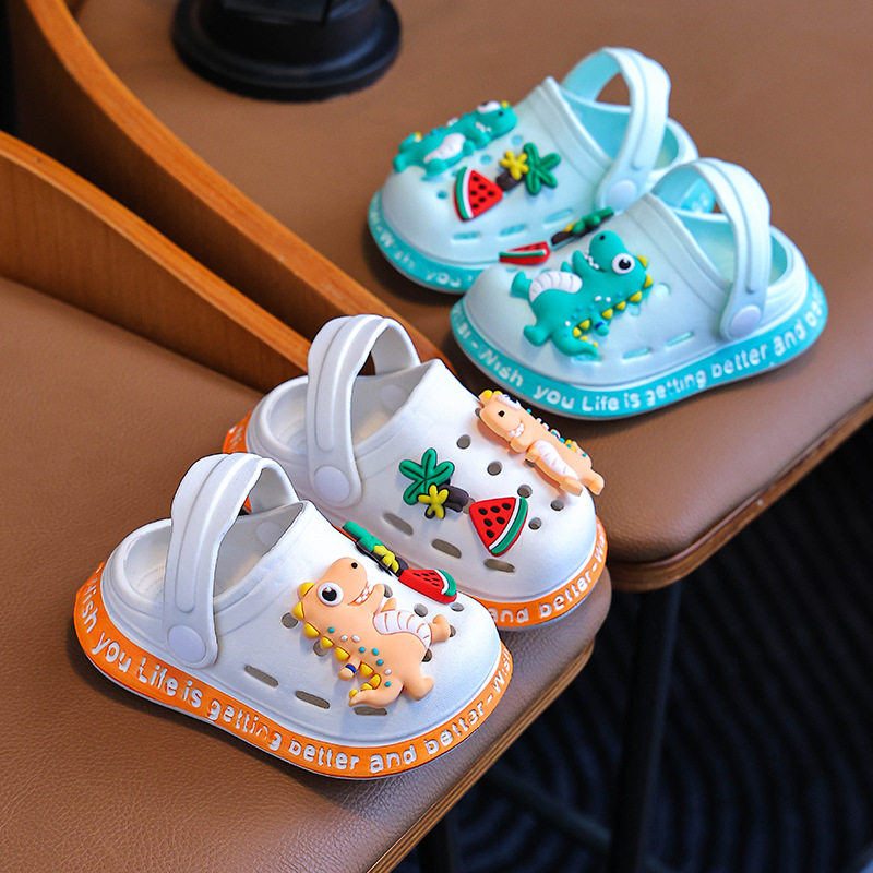 儿童洞洞鞋夏季女童3-6岁可爱软底防滑户外小童沙滩鞋EVA宝宝拖鞋