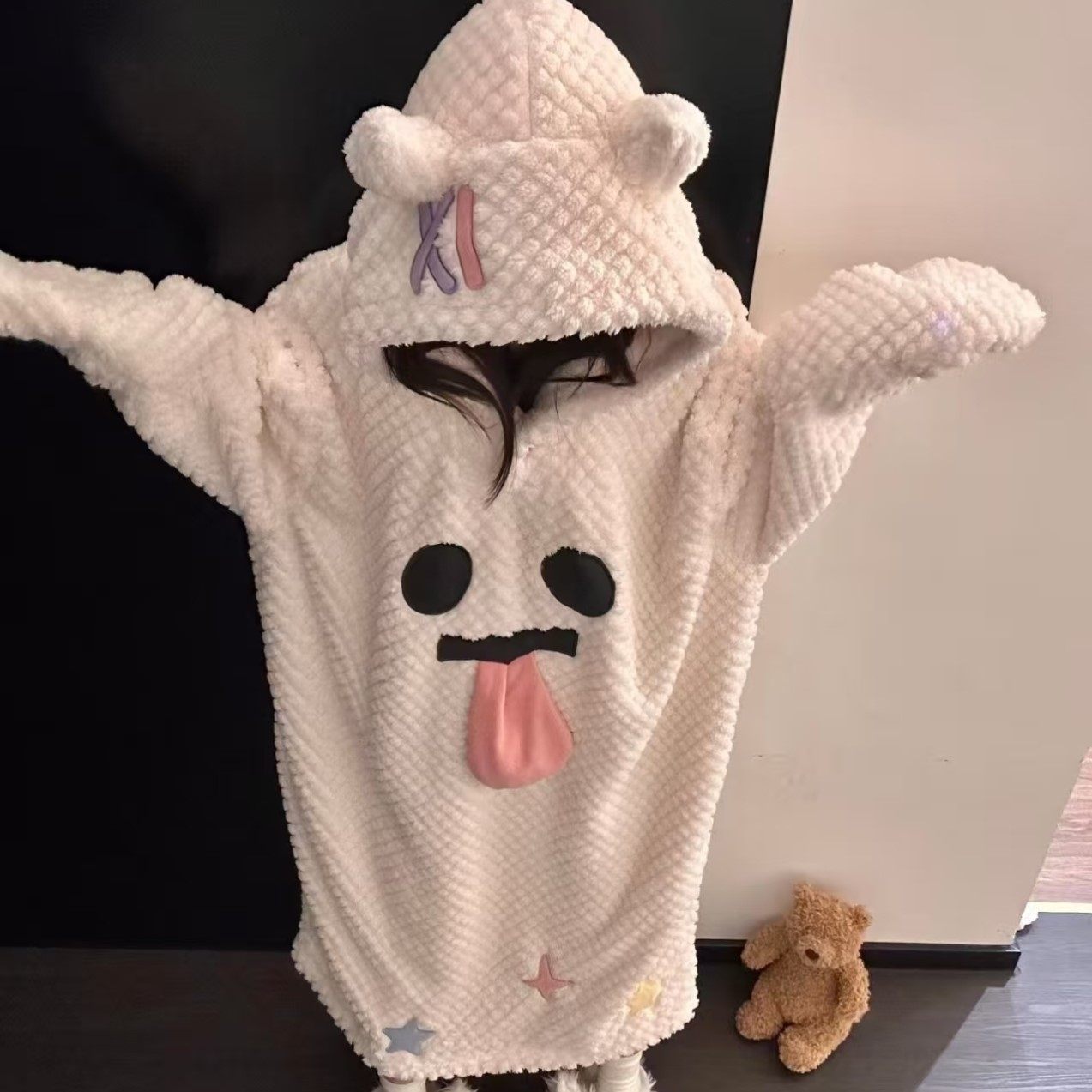 少女搞怪可爱鬼脸小幽灵连帽珊瑚绒睡衣女款冬季加厚毛绒睡袍睡裙