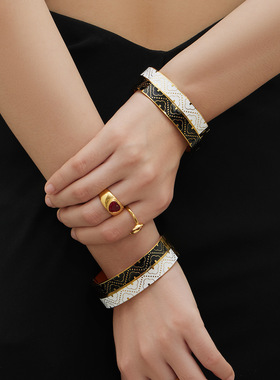 珐琅滴胶四叶花卡扣手镯不锈钢镀