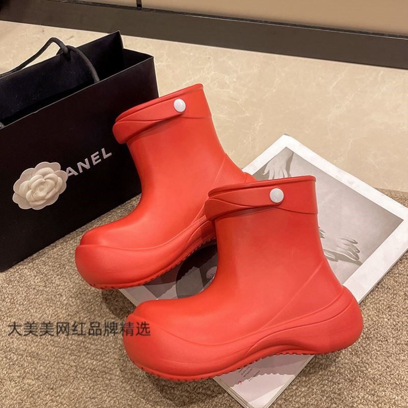 红色厚底防水防滑大头雨鞋女款2025新款秋冬时尚款外穿短筒雨靴子