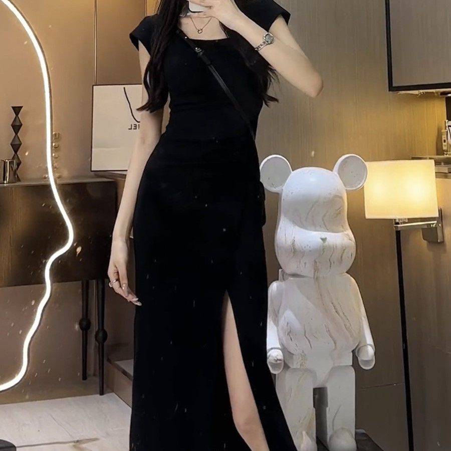 法式方领洋装女2026夏季新款收腰显瘦褶皱开叉不规格性感长裙子