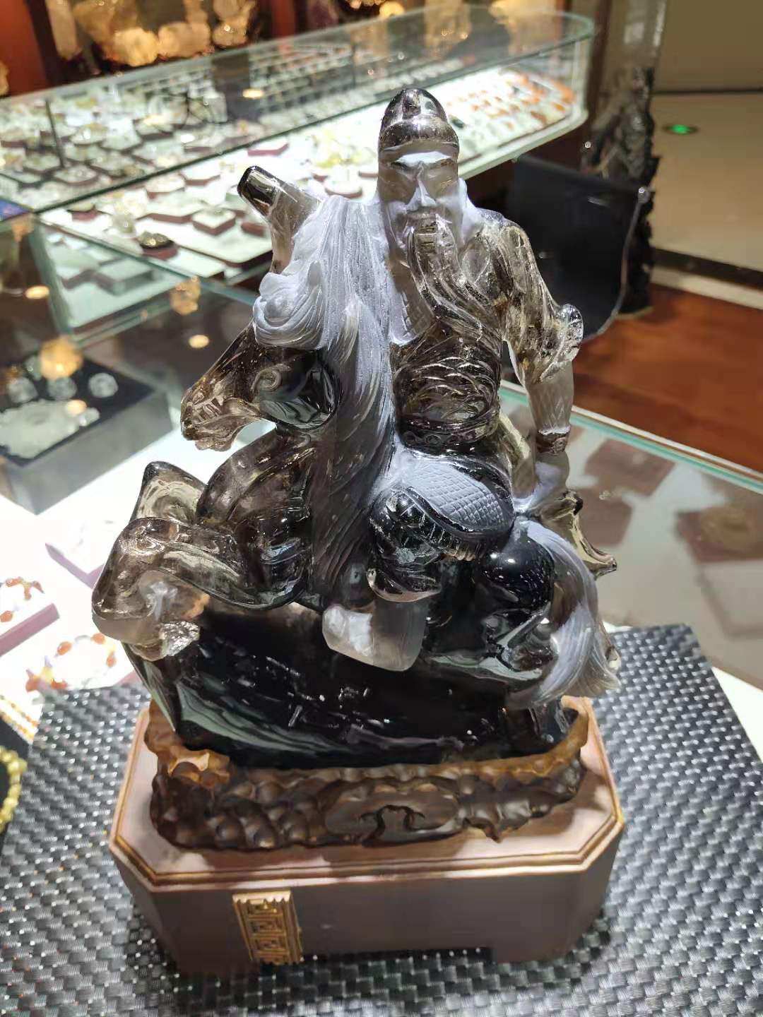 天然茶水晶雕件 晶体通透  家居风水摆件 纯手工雕刻 战马关公