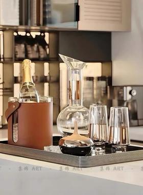 集饰现代轻奢样板间酒水