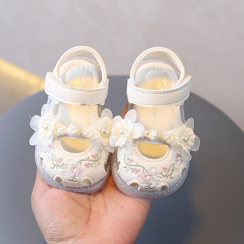 夏季女宝宝凉鞋婴儿0一1-4岁儿童夏天学步女童中国风刺绣软底鞋子