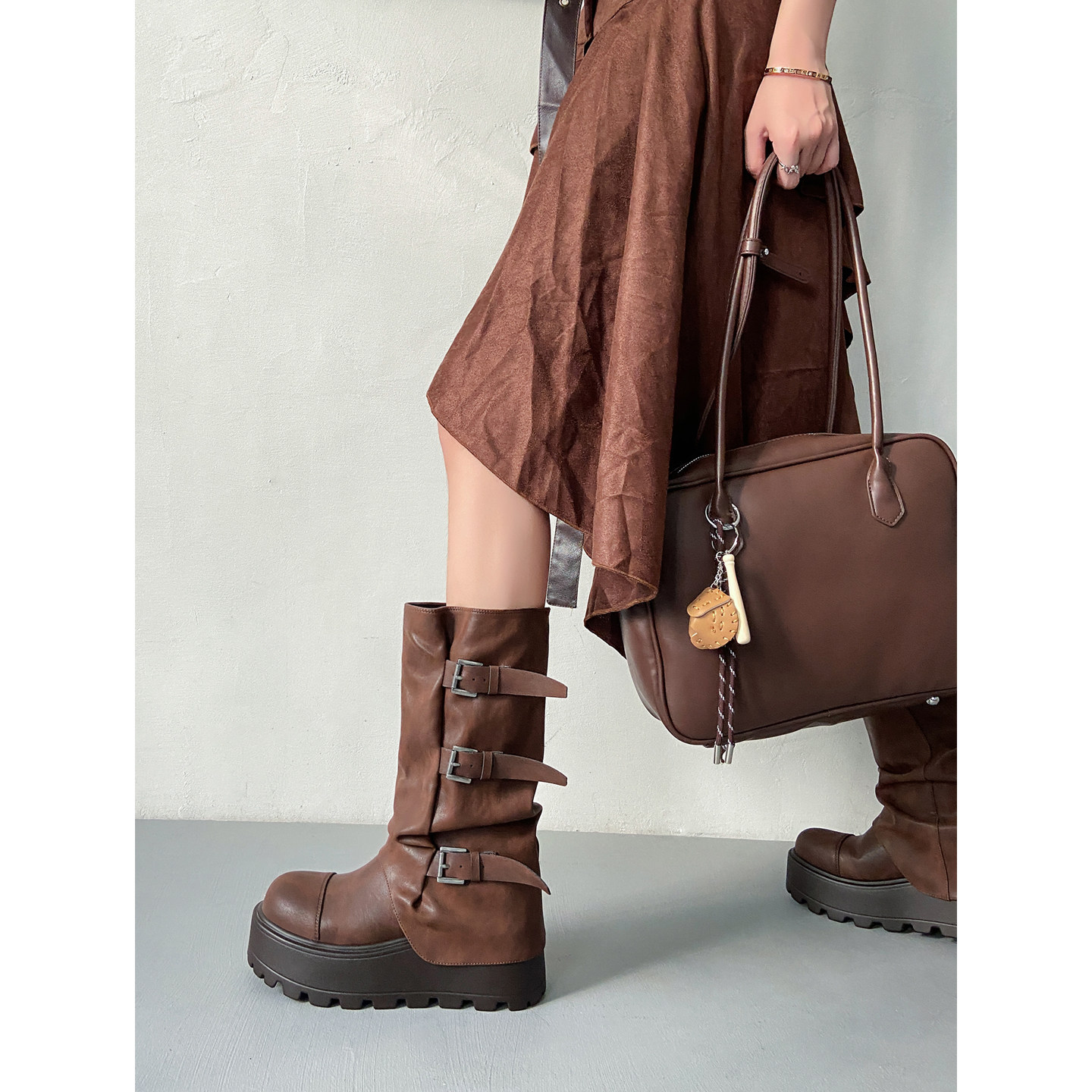 小个子超厚底增高堆堆靴2025新款皮带扣褶皱裤管靴子废土风中筒靴