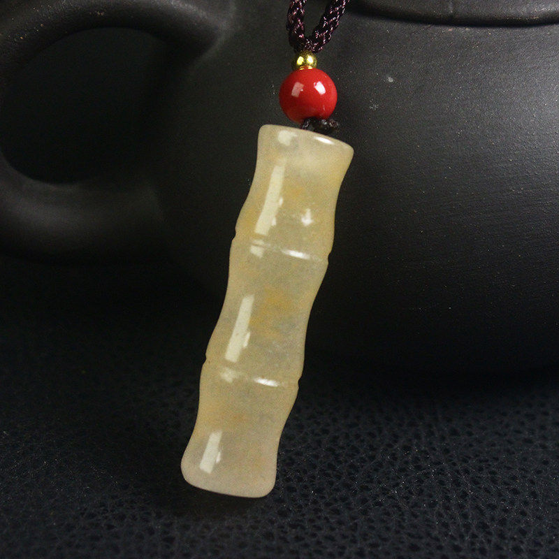 正品桂林鸡血玉贵妃料竹子吊坠纯天然玉石带证书时尚百搭冰透