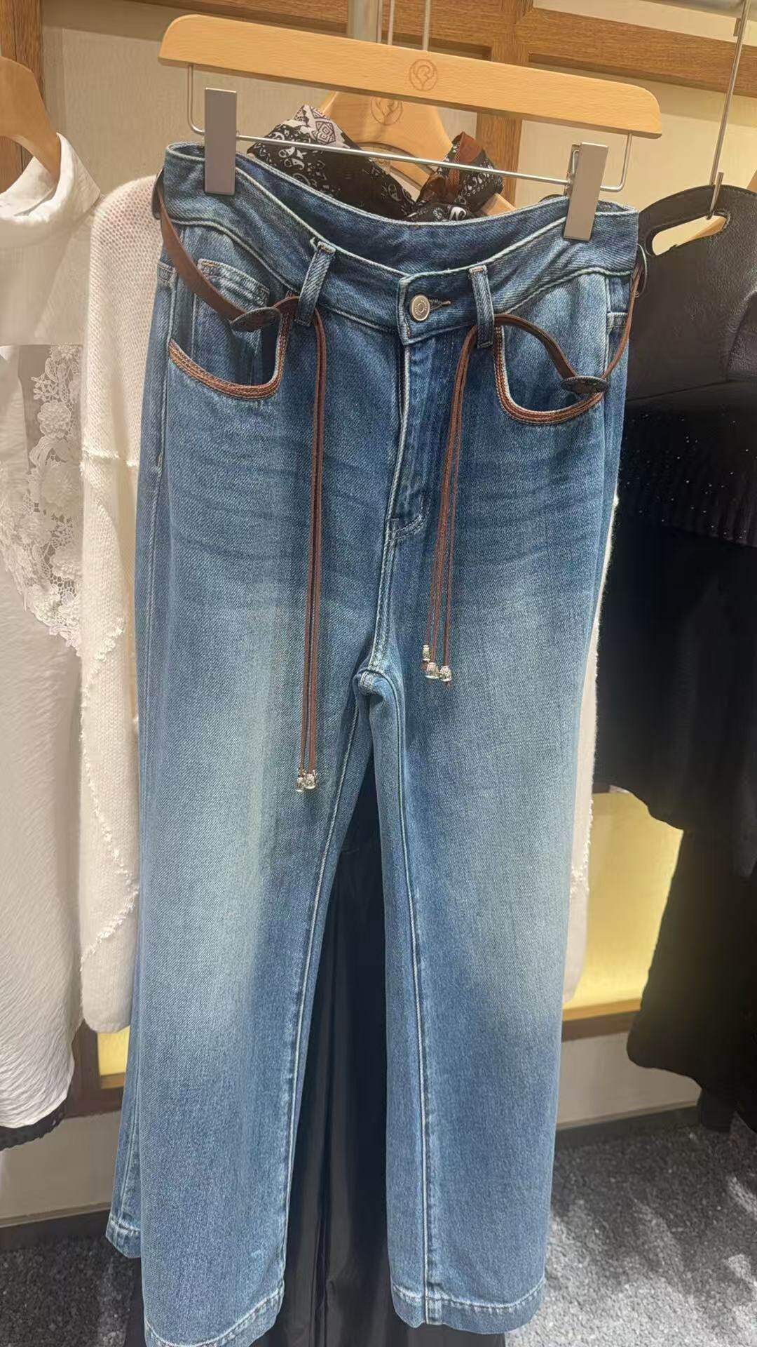 ROSEALYSSA若诗莉莎2025年秋季新流苏腰带牛仔裤R5303-3204-599