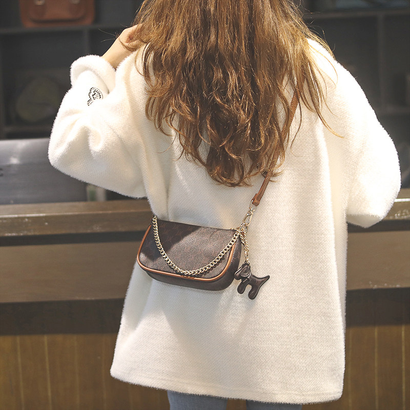 2022斜挎小包女2021新款潮小众设计百搭质感时尚轻奢爆款高级感夏