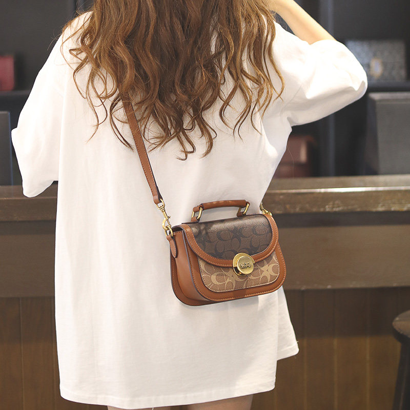 夏季超火小包包女2022新款潮高级感轻奢小众质感今年流行斜挎爆款