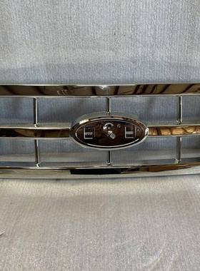 适用于2008 - 2012 年福特 Escape翼虎 前铬格栅中网8L8Z-8200-CA