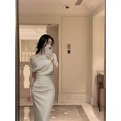 钱安安大露肩性感短款 小礼服连身裙子女夏 收腰气质褶皱连衣裙法式