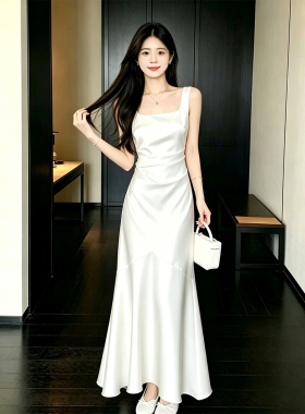 大码女装法式白色缎面吊带连衣裙女轻奢无袖订婚宴会礼服鱼尾裙