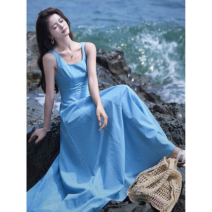 大码女装法式气质显瘦蓝色无袖连衣裙高级感海边度假绝美大摆裙