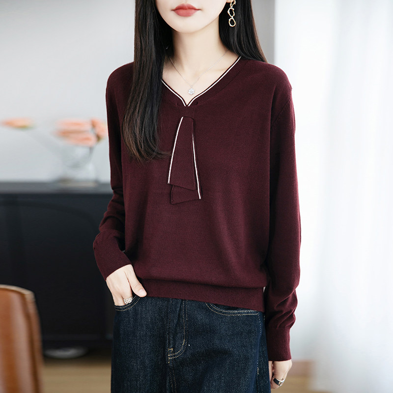 秋冬新款女士含精仿羊毛针织衫V领宽松显瘦酒红色亲肤打底衫外穿