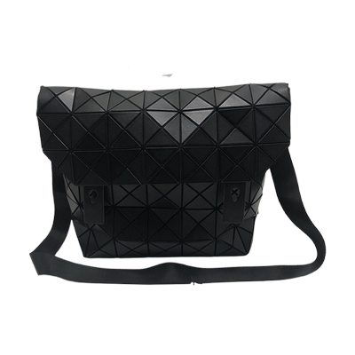 日本菱格包翻盖邮差包男女同款