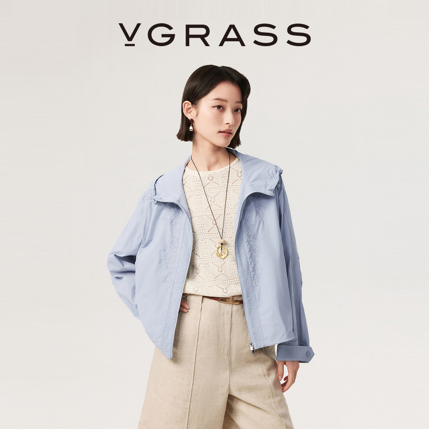 VGRASS维格娜丝26夏季新款精致绣花UPF120+连帽立领长袖防晒外套