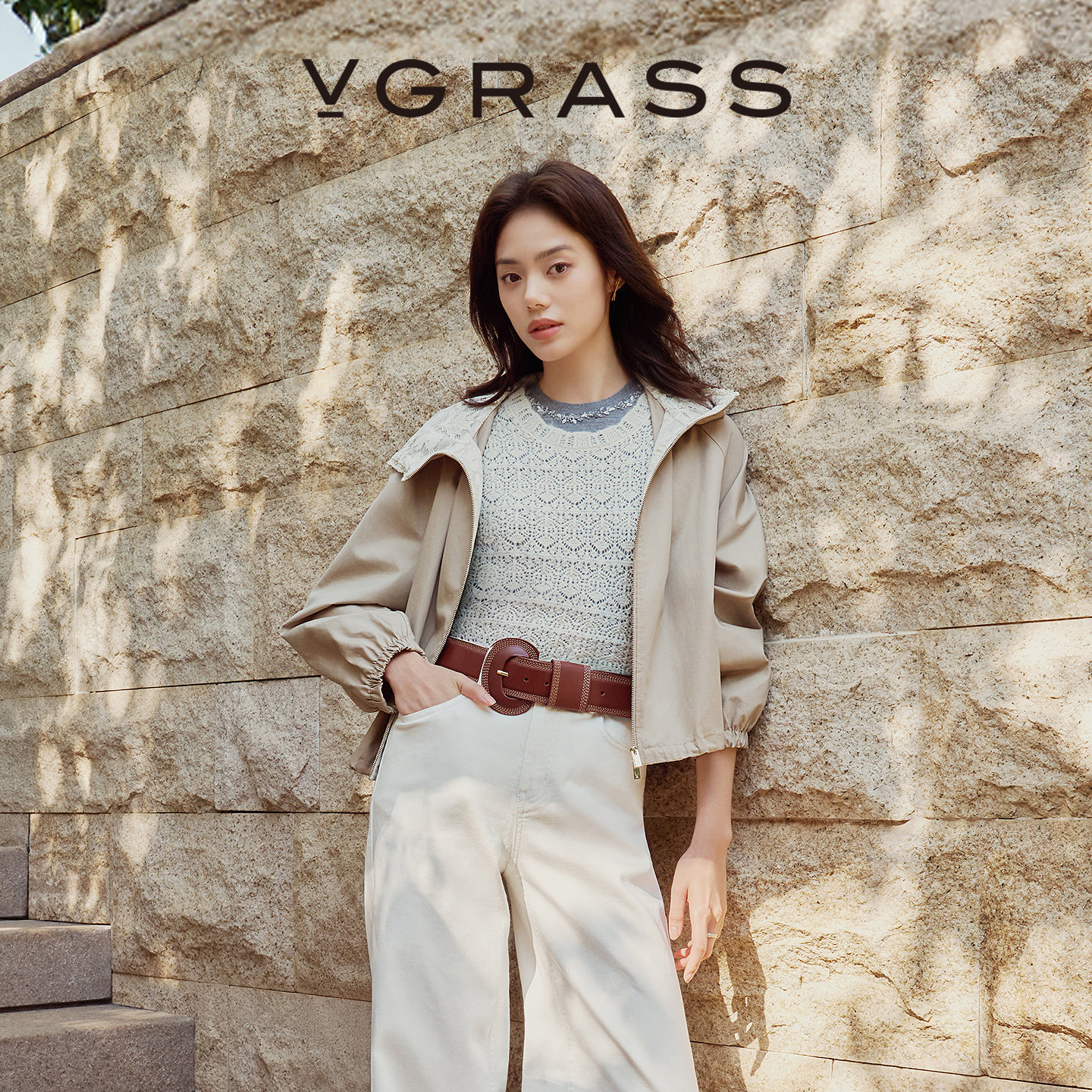 VGRASS26春季新款棉感连帽短款风衣精致通勤蕾丝绣花帽里短外套女