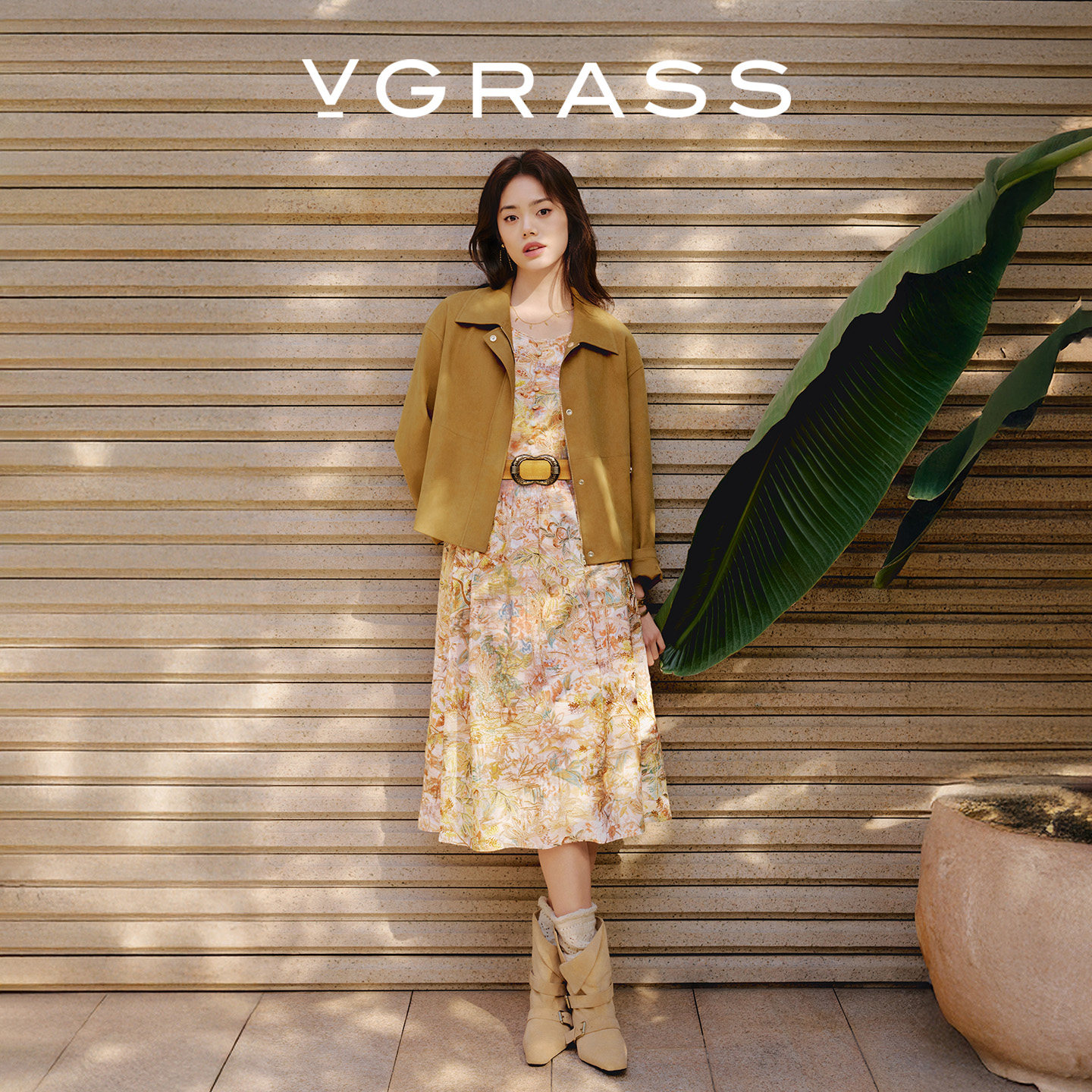 VGRASS26春季新款细密绒面麂皮绒感面料利落翻领宽松夹克外套女