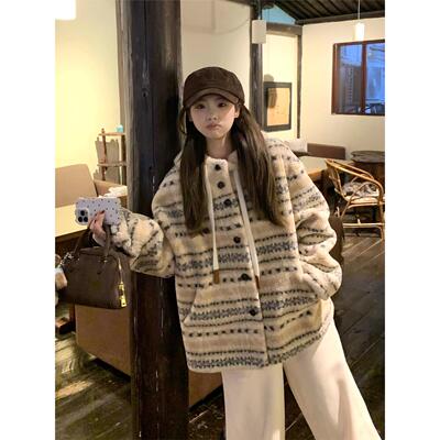费尔岛羊羔毛外套女款202