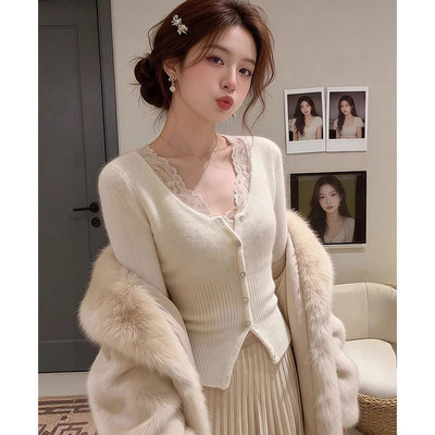 拼接蕾丝花边V领修身打底