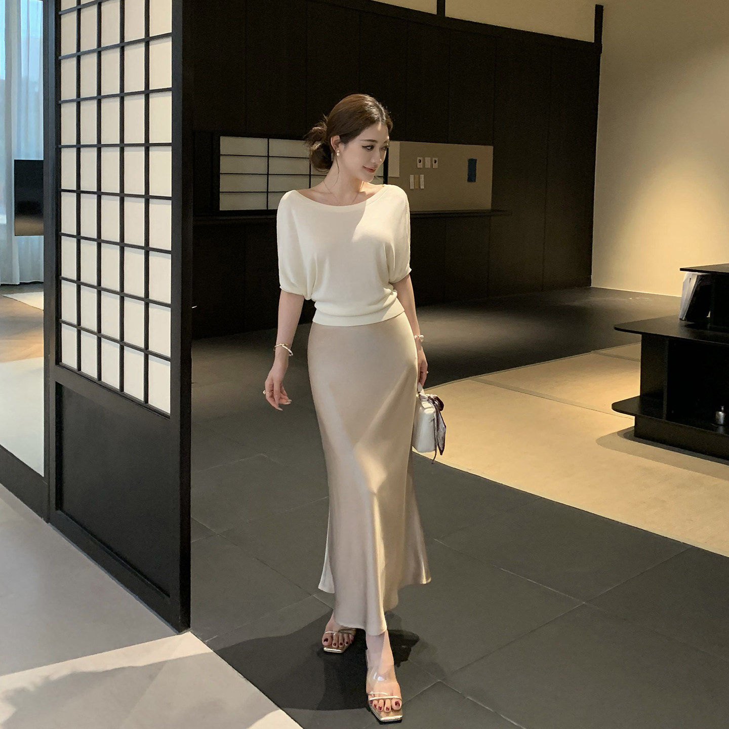 林关关香槟色彷醋酸缎面半身裙鱼尾半裙长裙气质白色垂感包臀裙子