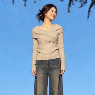 法式气质交叉V领针织衫女秋冬穿搭设计感修身毛衣打底衫内搭上衣