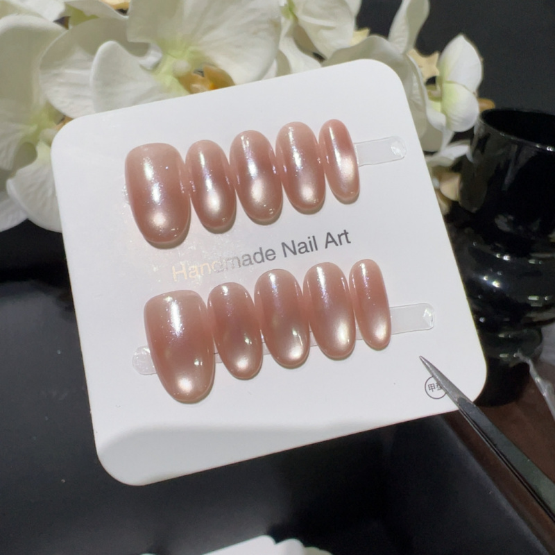 指尖猫眼清透玻璃珠美甲