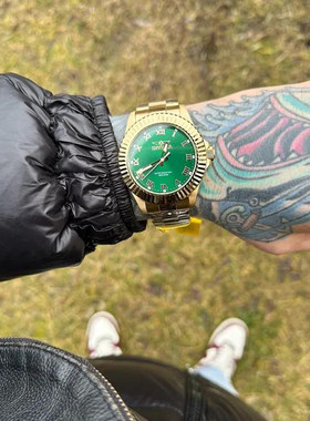 invicta金绿水鬼石英男手表