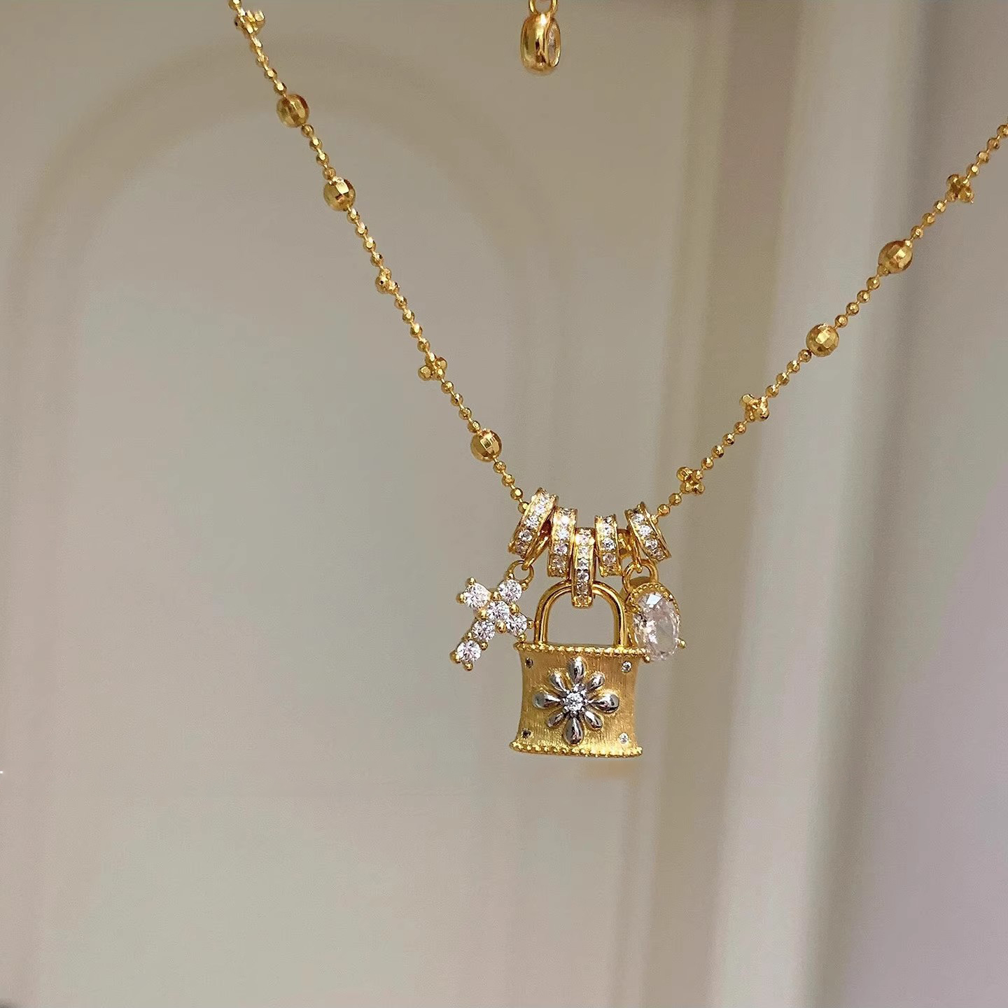 拉丝工艺十字架锁包项链2025新款