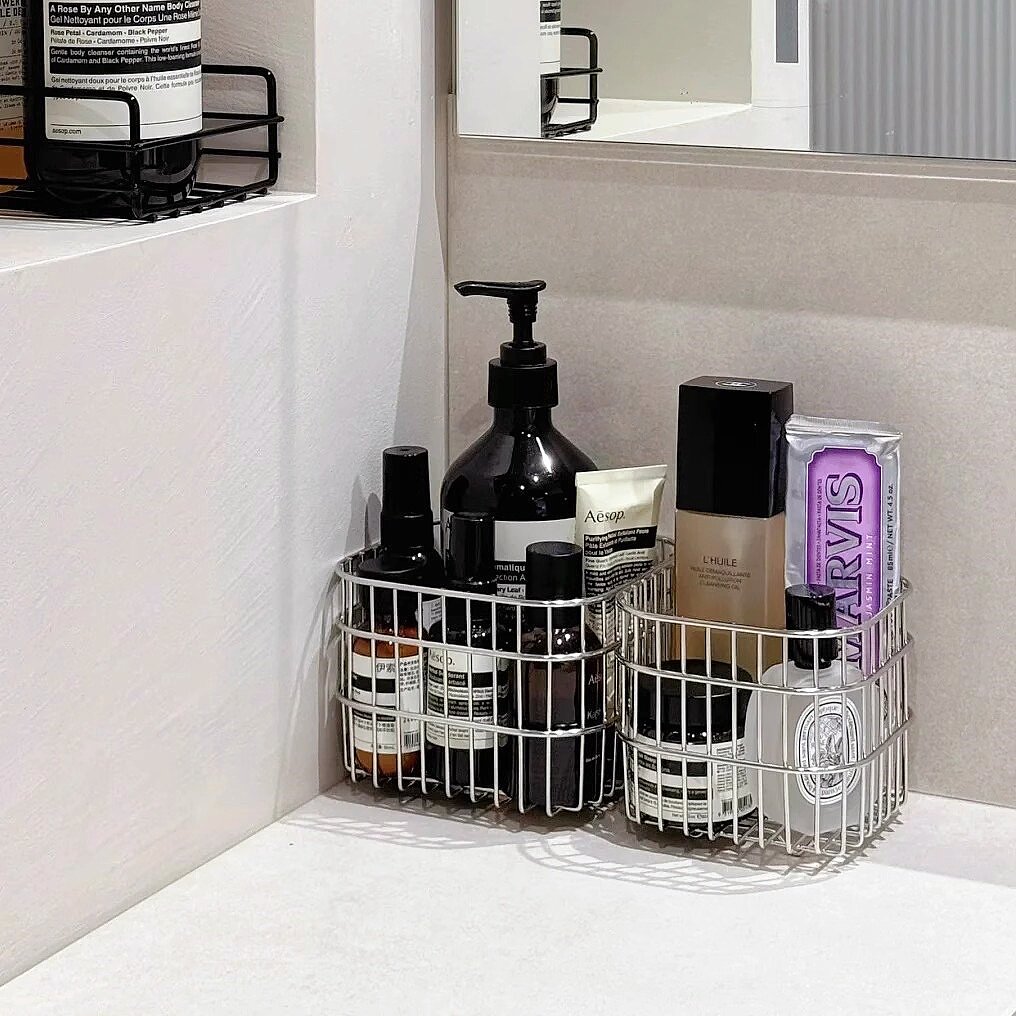 极简风不锈钢化妆品收纳架桌面ins铁艺篮置物架护肤品面膜整理架