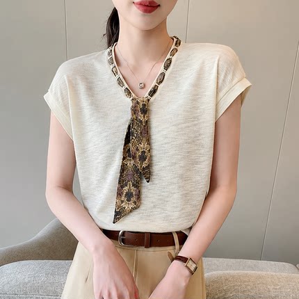 休闲风V领短袖T恤女夏季薄款丝巾装饰宽松显瘦上衣